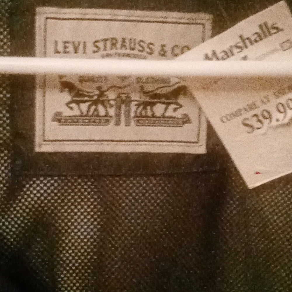 Levis women windbreaker size xl